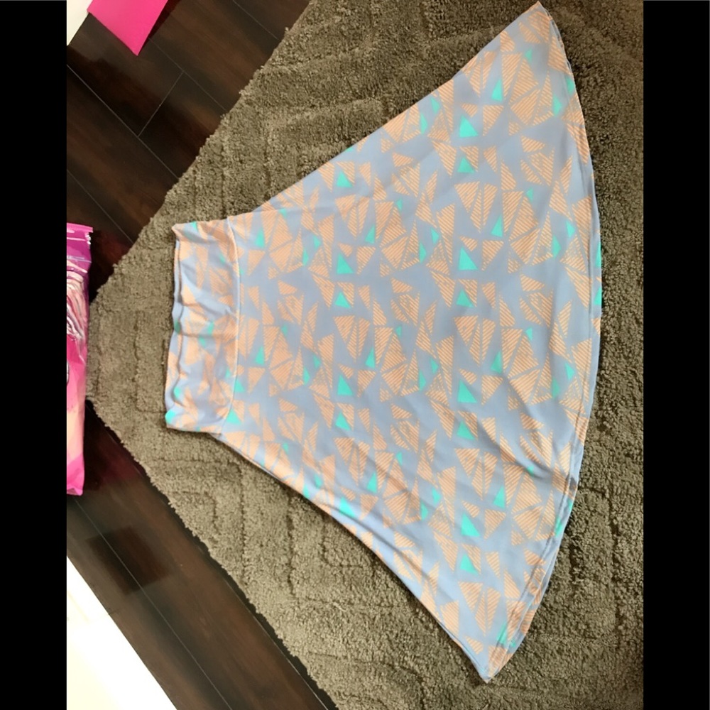 Buy 2 get 1 ♥️ NWOT LuLaRoe Azure Skirt